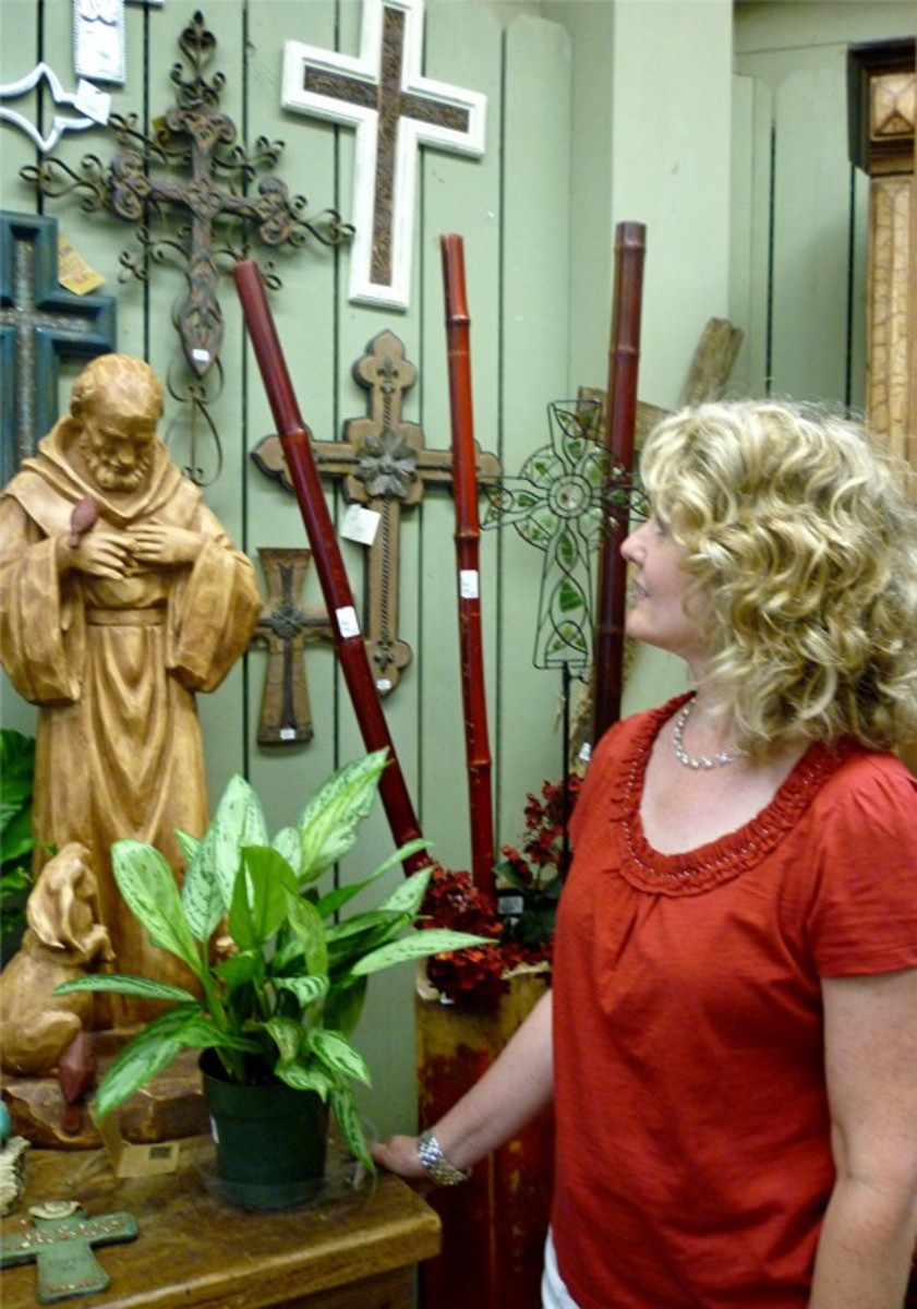 Martha's Bloomers in Navasota, Tx See Photos of Shops, Pots, Plants