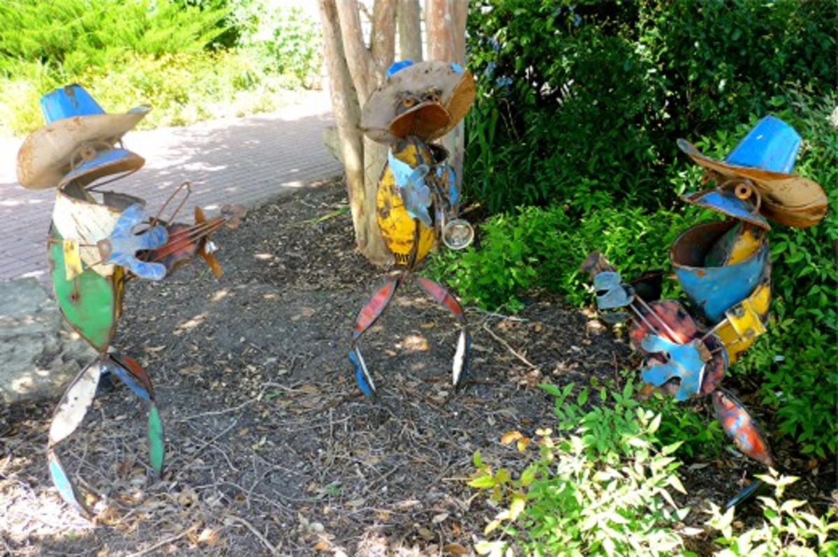 Martha's Bloomers in Navasota, Tx See Photos of Shops, Pots, Plants