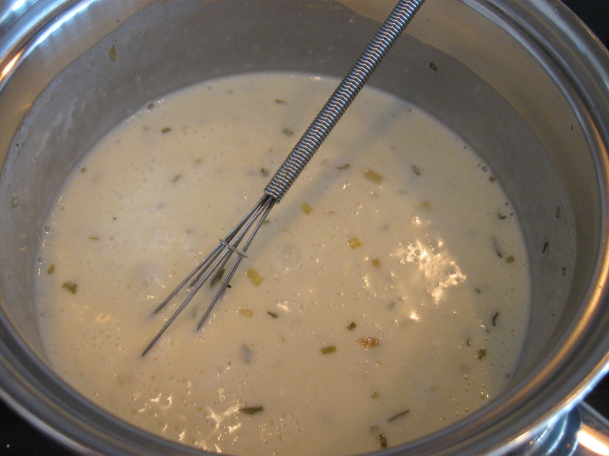 How to Make a Creamy Garlic Sauce Delishably