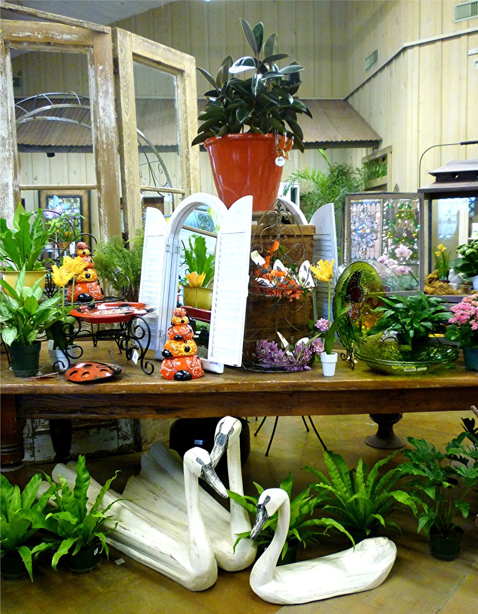 Martha's Bloomers in Navasota, Tx See Photos of Shops, Pots, Plants