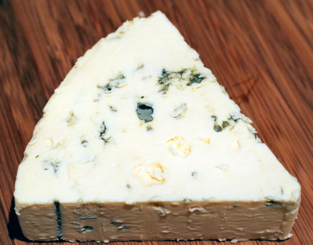 From Mild to Strong How to Select the Best Blue Cheese Delishably