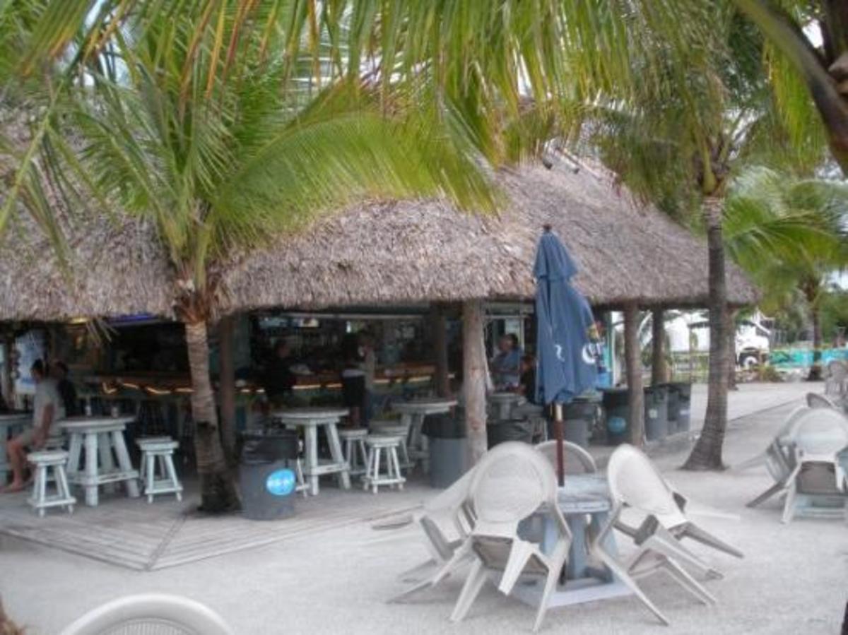 Top 3 Outdoor Bars in Jupiter, Florida With Live Music Entertainment