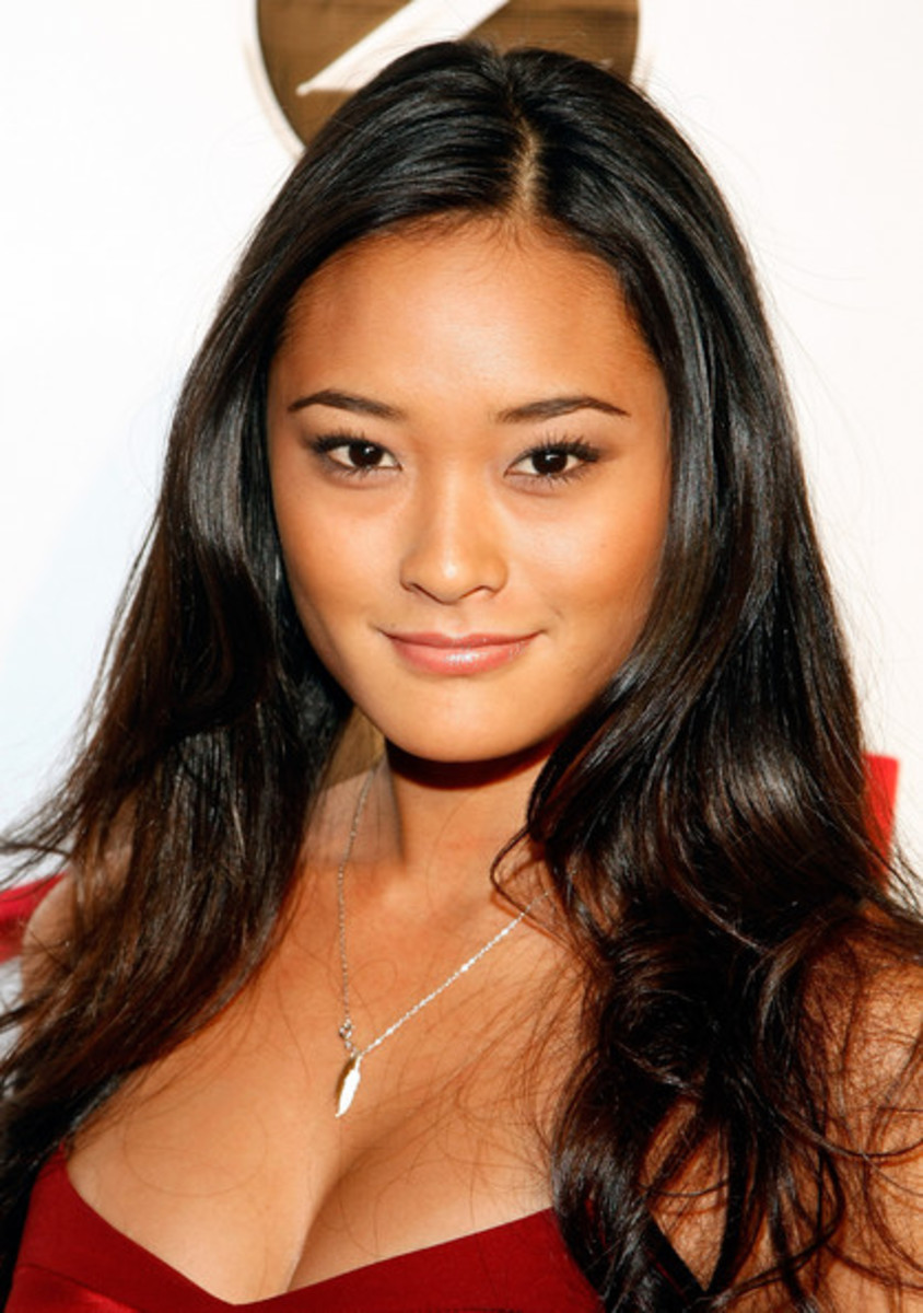 Jarah Mariano Asian Victoria's Secret Model