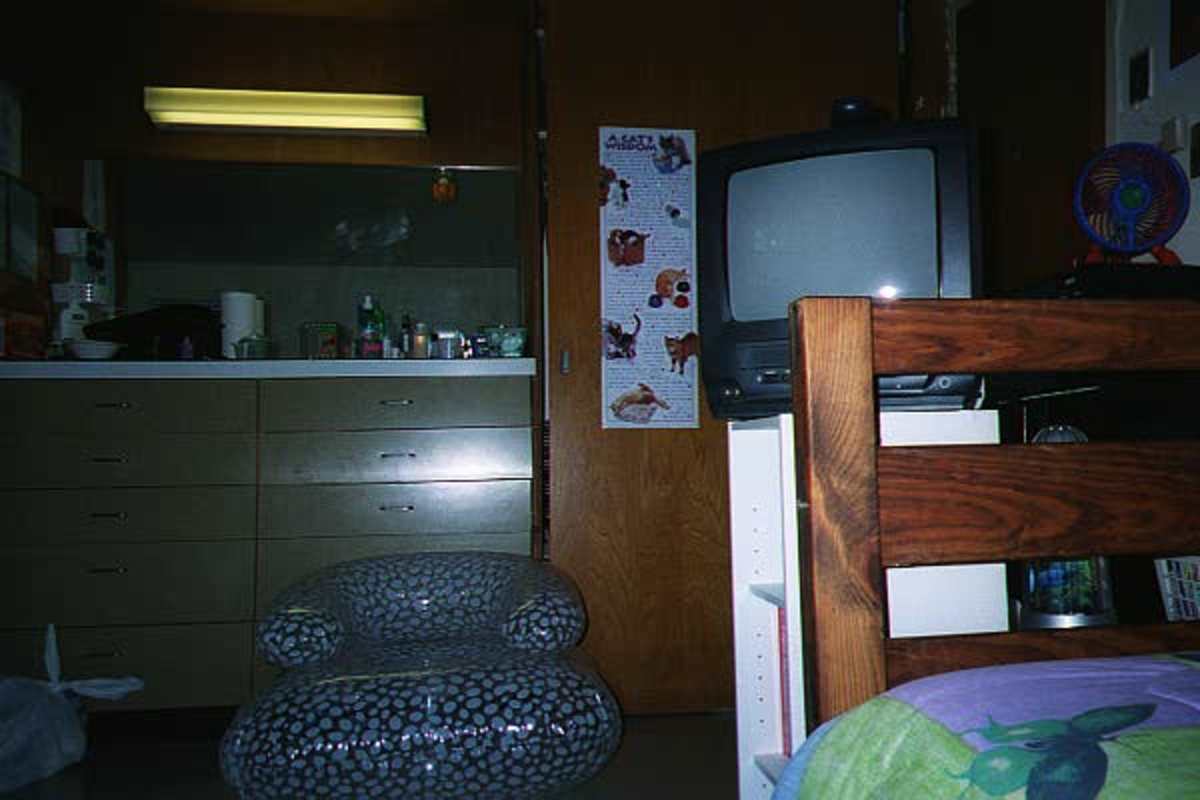 What You REALLY Need to Know About Living in a Dorm HubPages