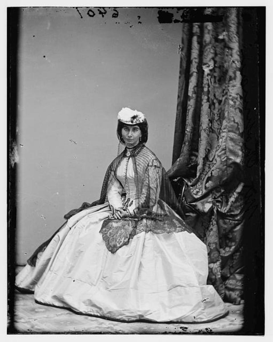 Women's Clothing of the South in the American Civil War Bellatory