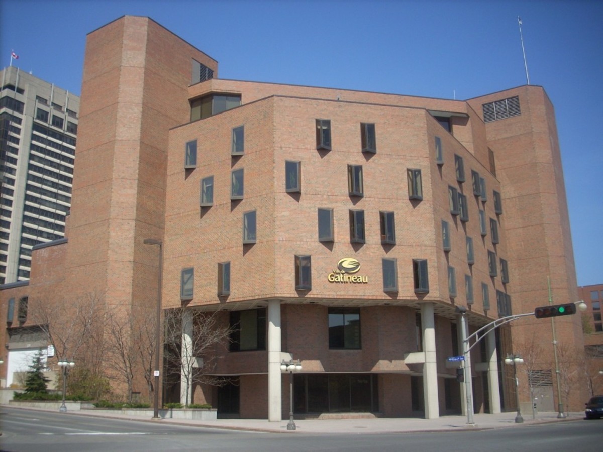 Visiting Gatineau, Quebec, and Its Maison Du Citoyen Cultural Efforts