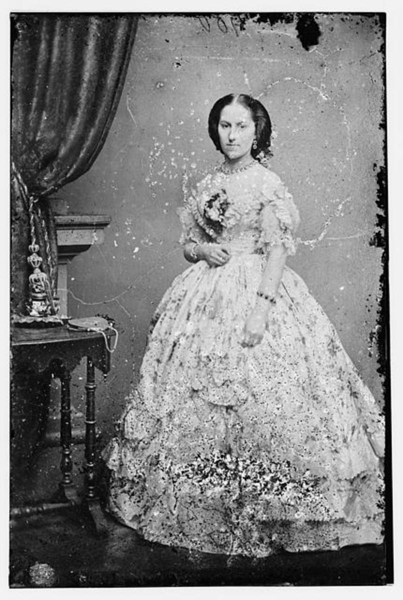 Women's Clothing of the South in the American Civil War Bellatory