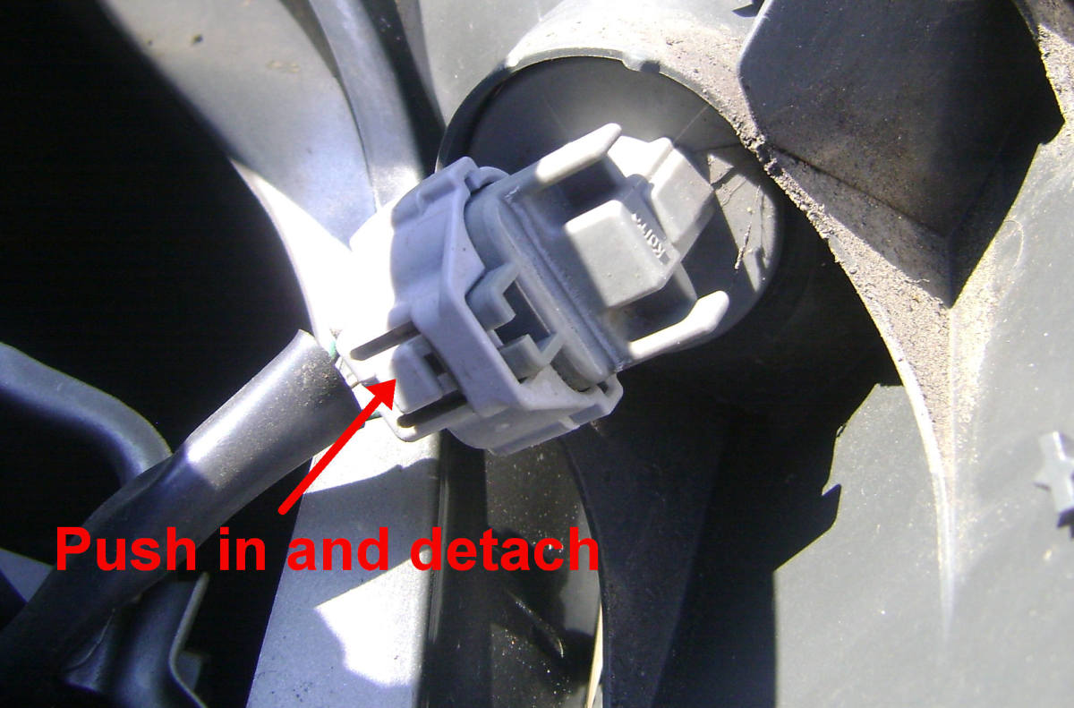 How to Replace Headlights and Bulbs on the Toyota Camry (1999-2001