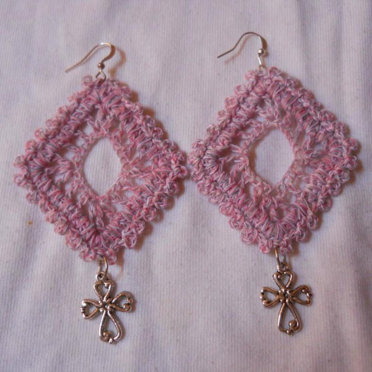30Minute Earrings to Crochet A Collection of Free Crochet Motif