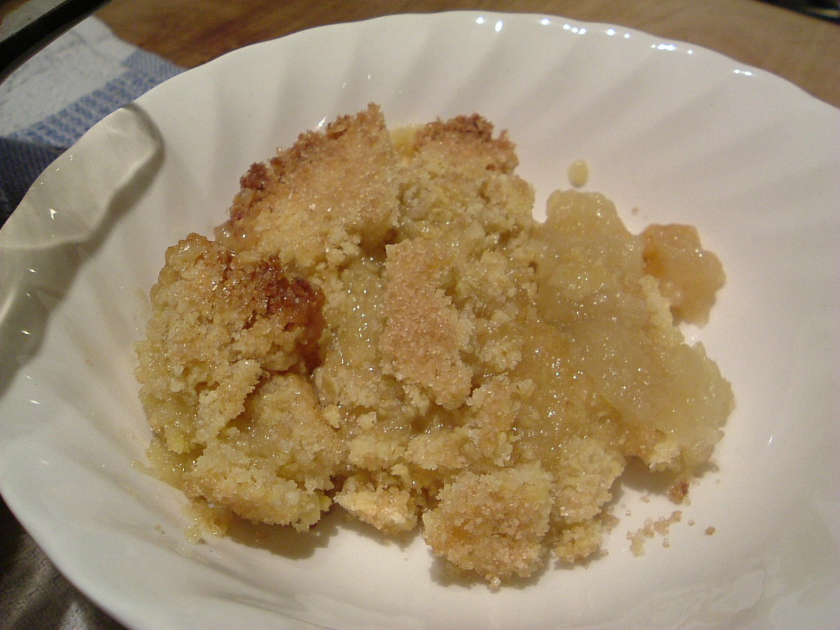 How to Make a Traditional English Apple Crumble Delishably