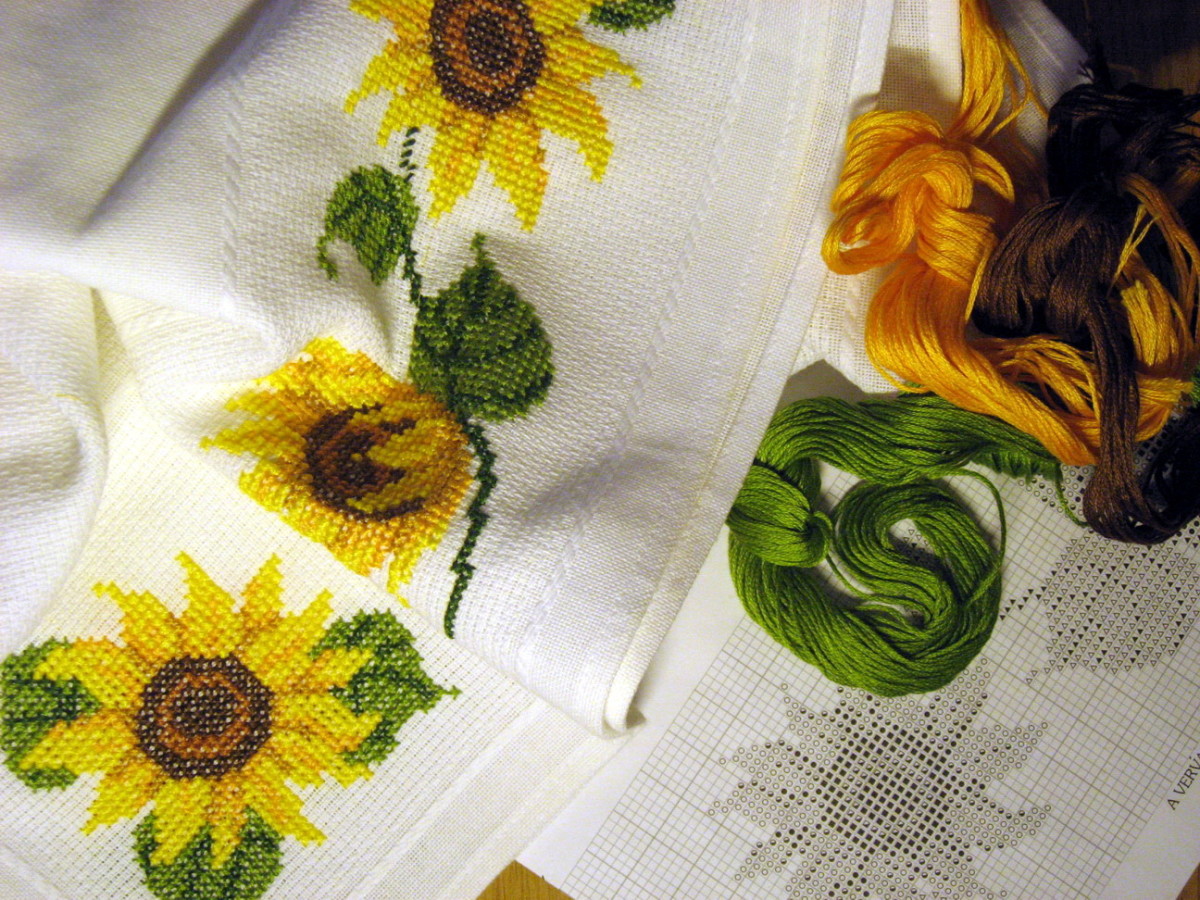 How to Make CrayonCovered Jars for Party Favors & Gifts