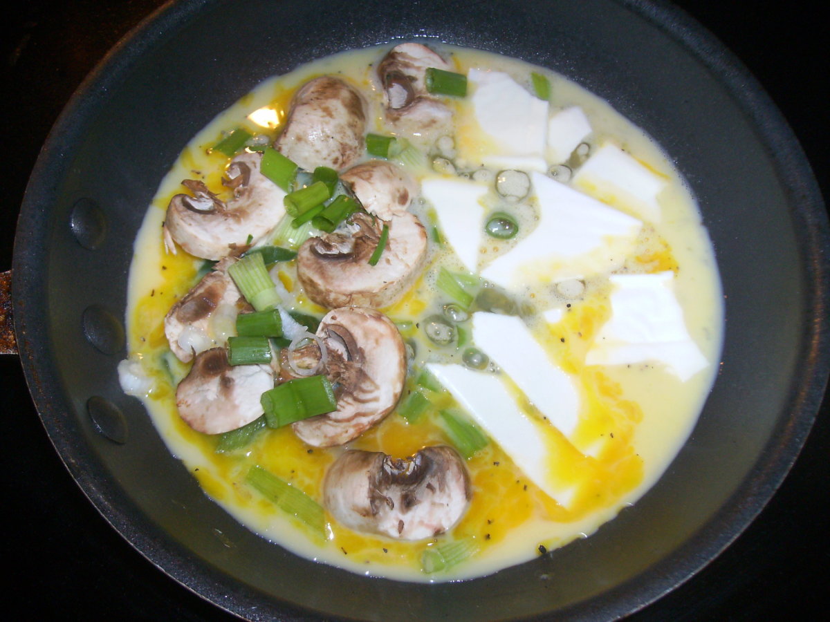 What Ingredients are the Best Things to Put in Omelettes? How to Make