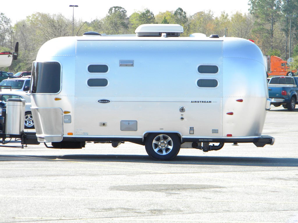 How To Repair And Maintain An RV Camper Trailer And Motorhome Holding