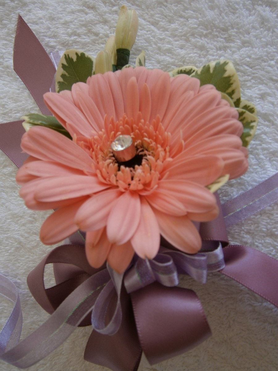 How to Make Corsages and Boutonnieres Like a Pro Videos and Examples