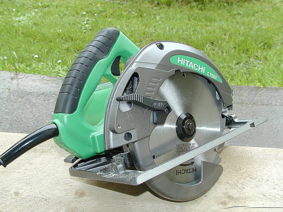 Which Circular Saw Should I Buy? My Review of the Hitachi C7SB2 Dengarden