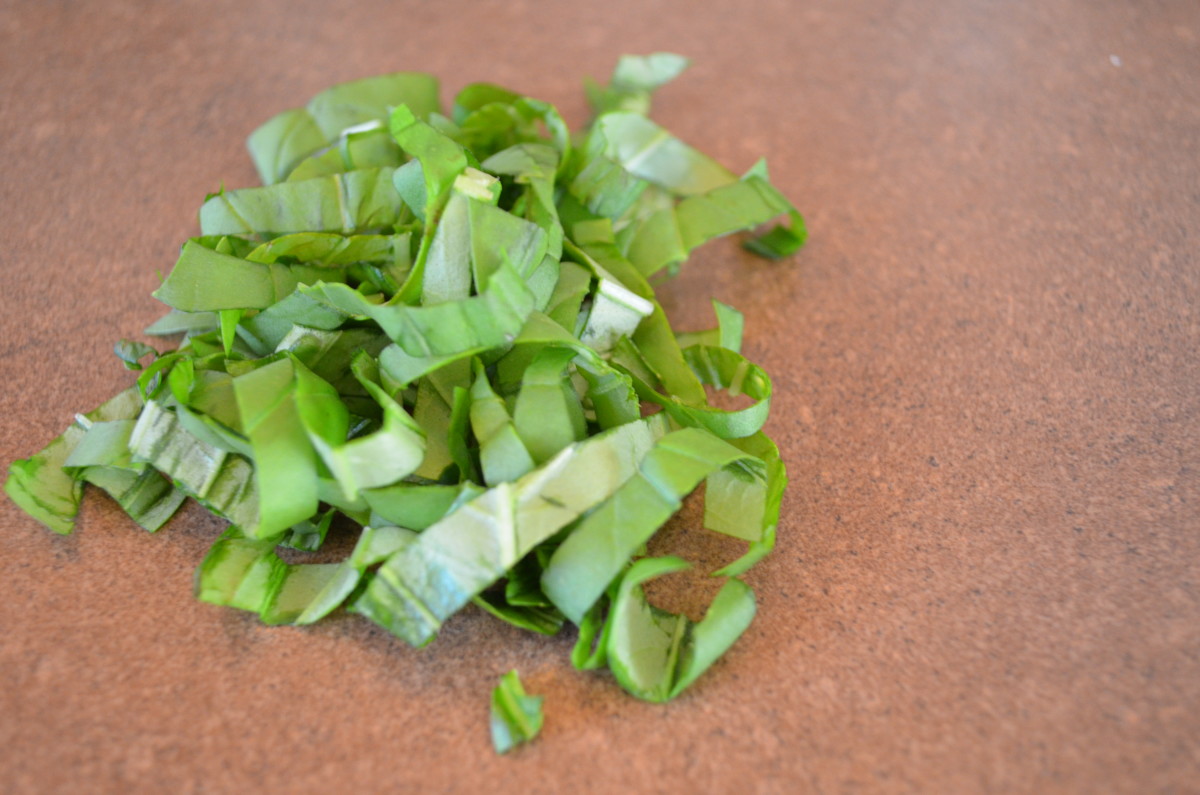 How To Chiffonade StepByStep Guide HubPages