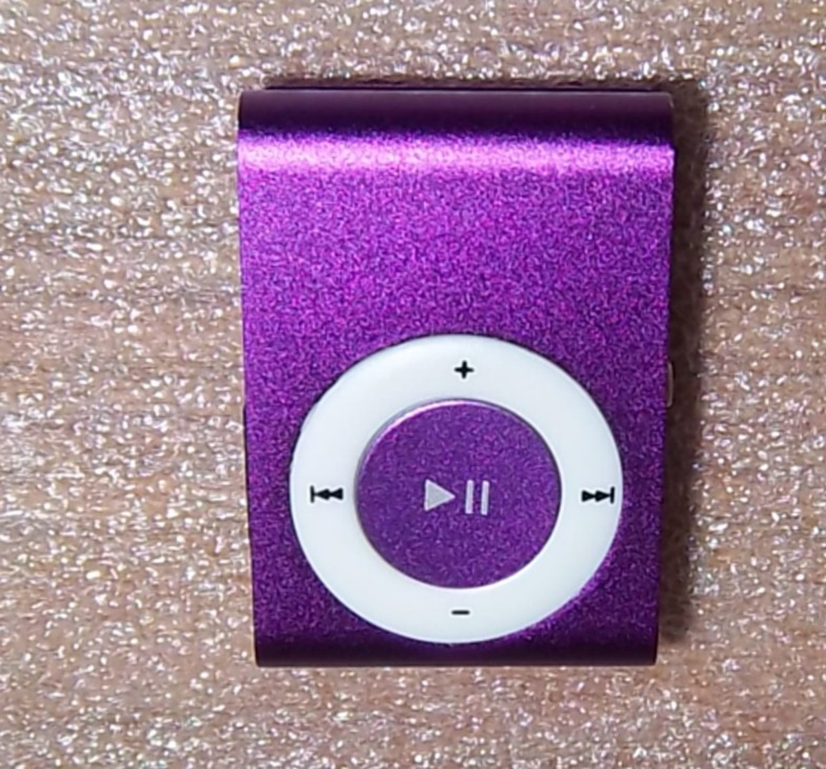 Instructions for a Mini Hello Kitty MP3 Player Including 'how to