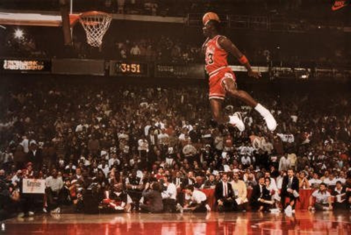 Top 10 Best & Most Popular Michael Jordan Highlights, Plays & Dunks HubPages