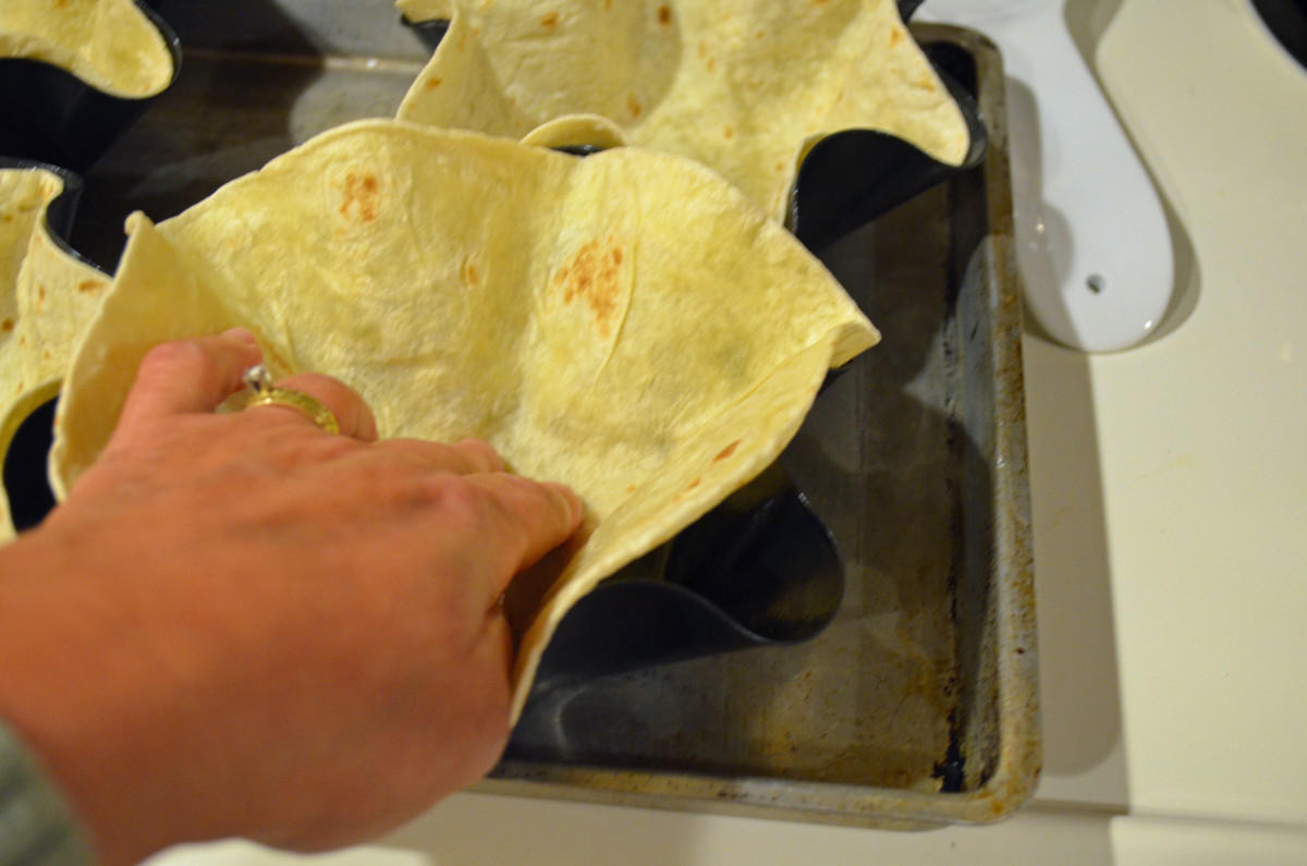 Perfect Tortilla Bowl Pans Product Review Delishably
