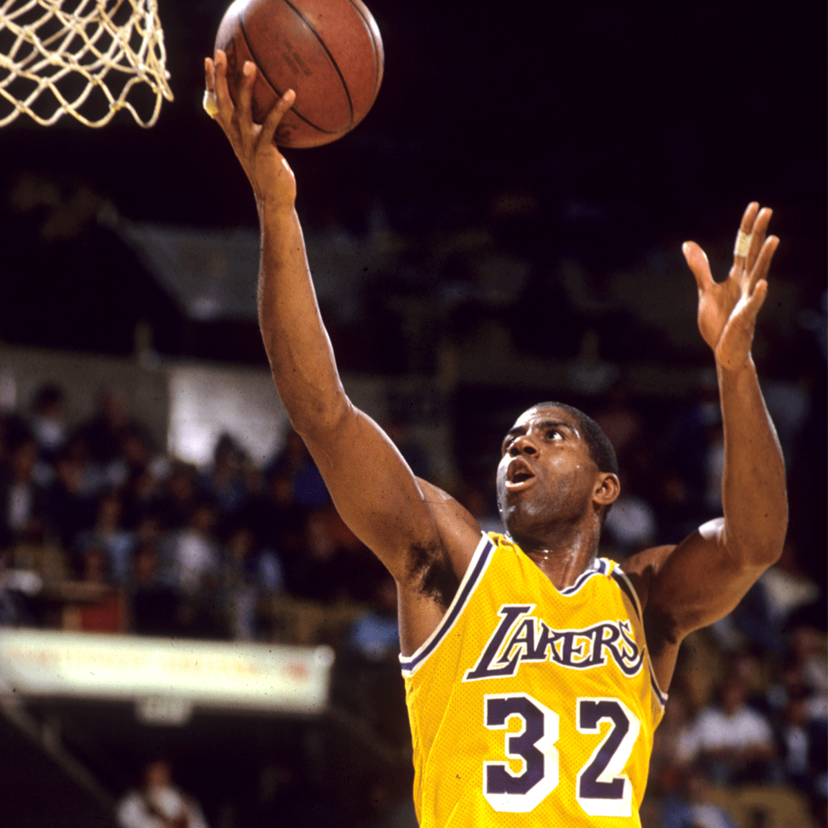 Top 10 Best Basketball Players of All Time HowTheyPlay