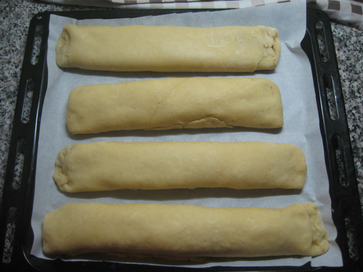 How to Make a Hungarian Christmas Cake Poppy Seed or Walnut Roll