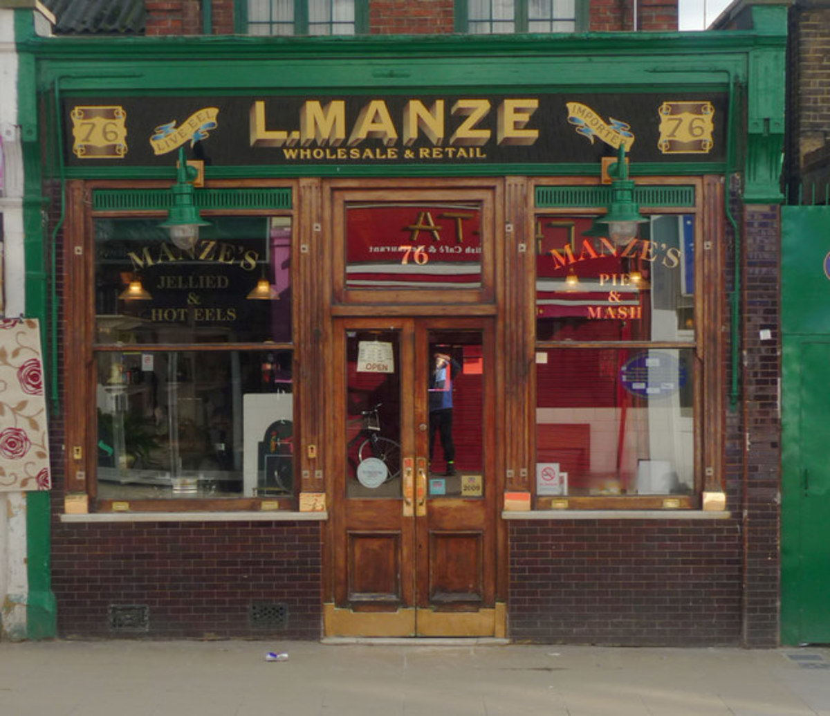 Pie and Mash With Green Liquor Made From Leftovers London Speciality