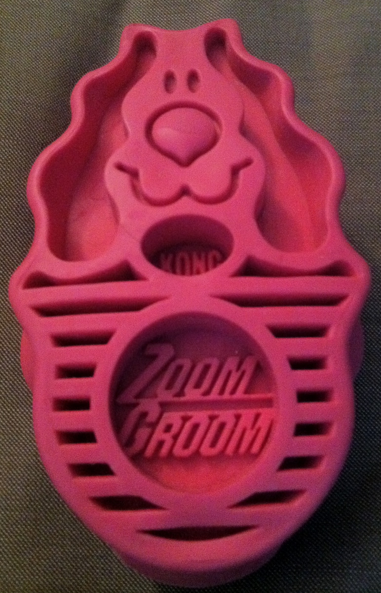 Bathing Your Dog or Cat with the Zoom Groom Brush from Kong