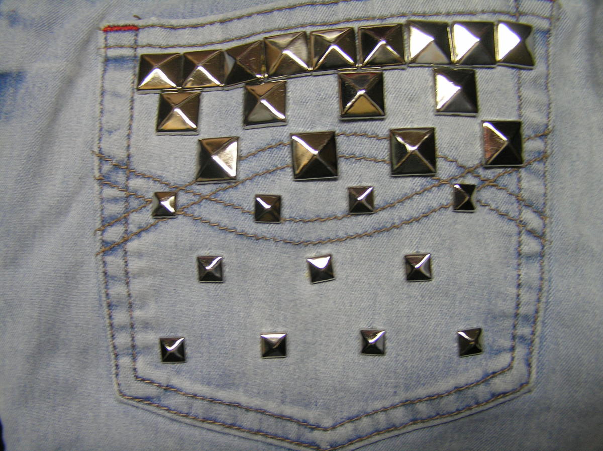DIY Fashion How to Stud Clothing Bellatory
