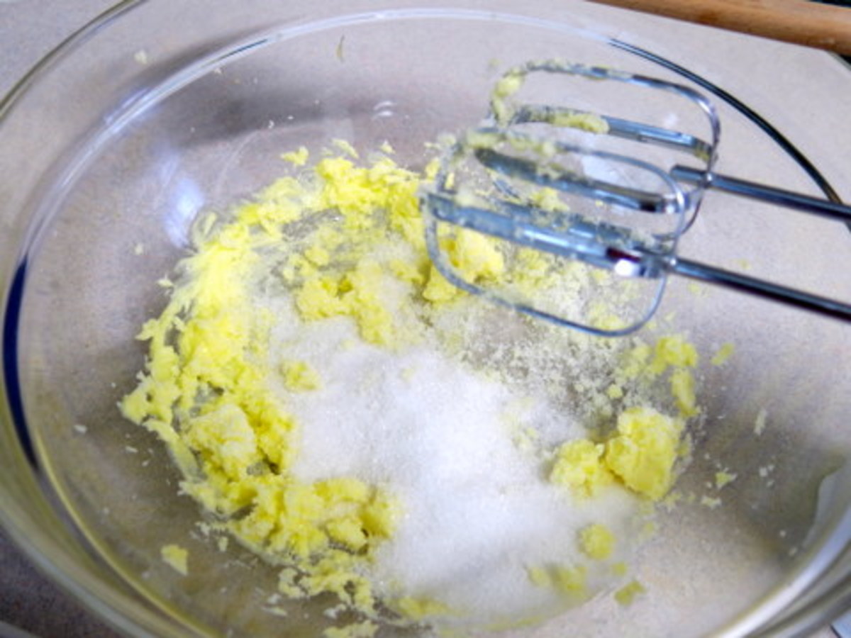 Cupcakes from Scratch Yellow Cupcakes With Chocolate Frosting Recipe