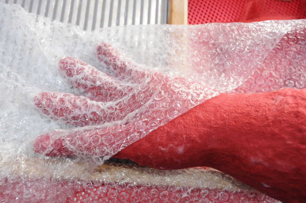 How to Make Wet Felted Gloves With Fingers