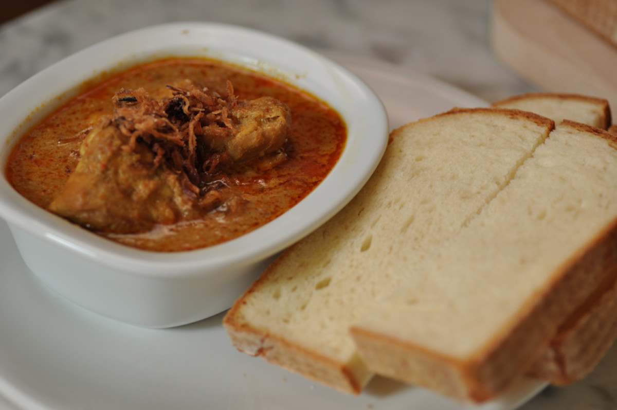 A Brief History of Curry and How to Make Curry Paste From Scratch