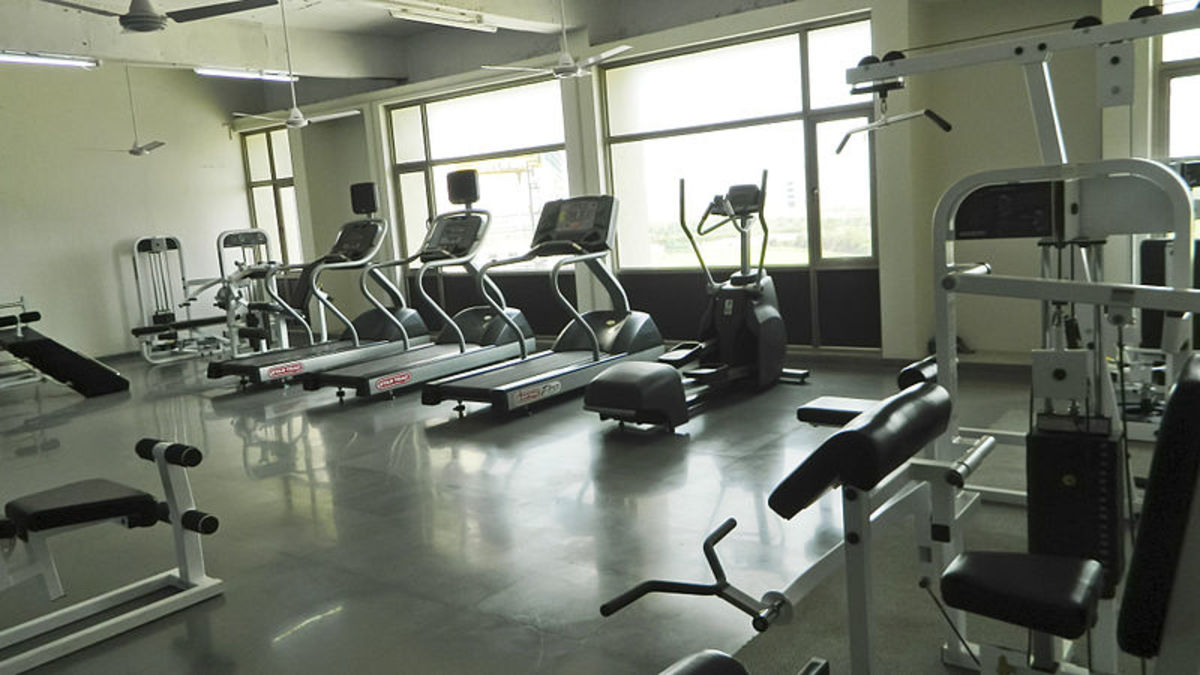 Difference Between Fitness Centers, Gyms, and Health Clubs CalorieBee