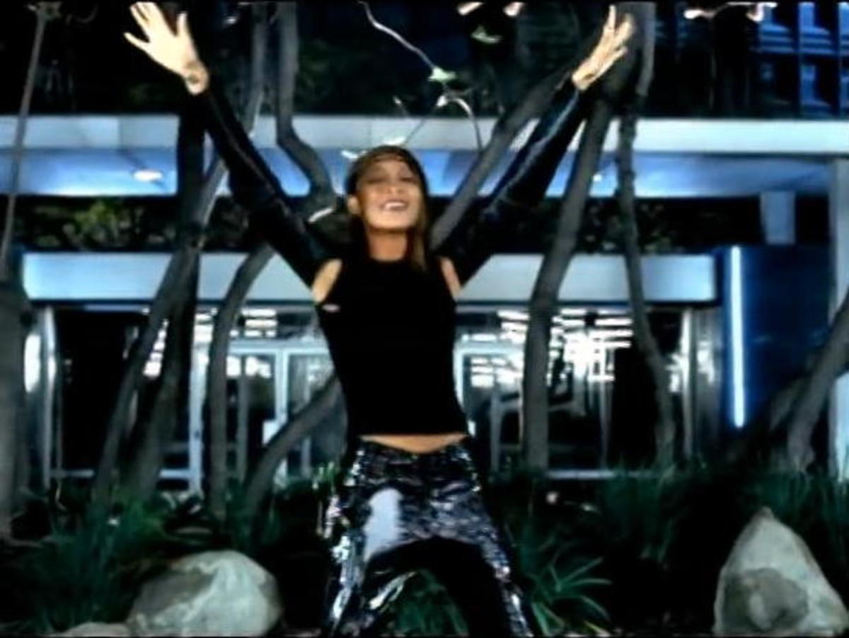 The 50 Sexiest Music Videos of the '90s Spinditty
