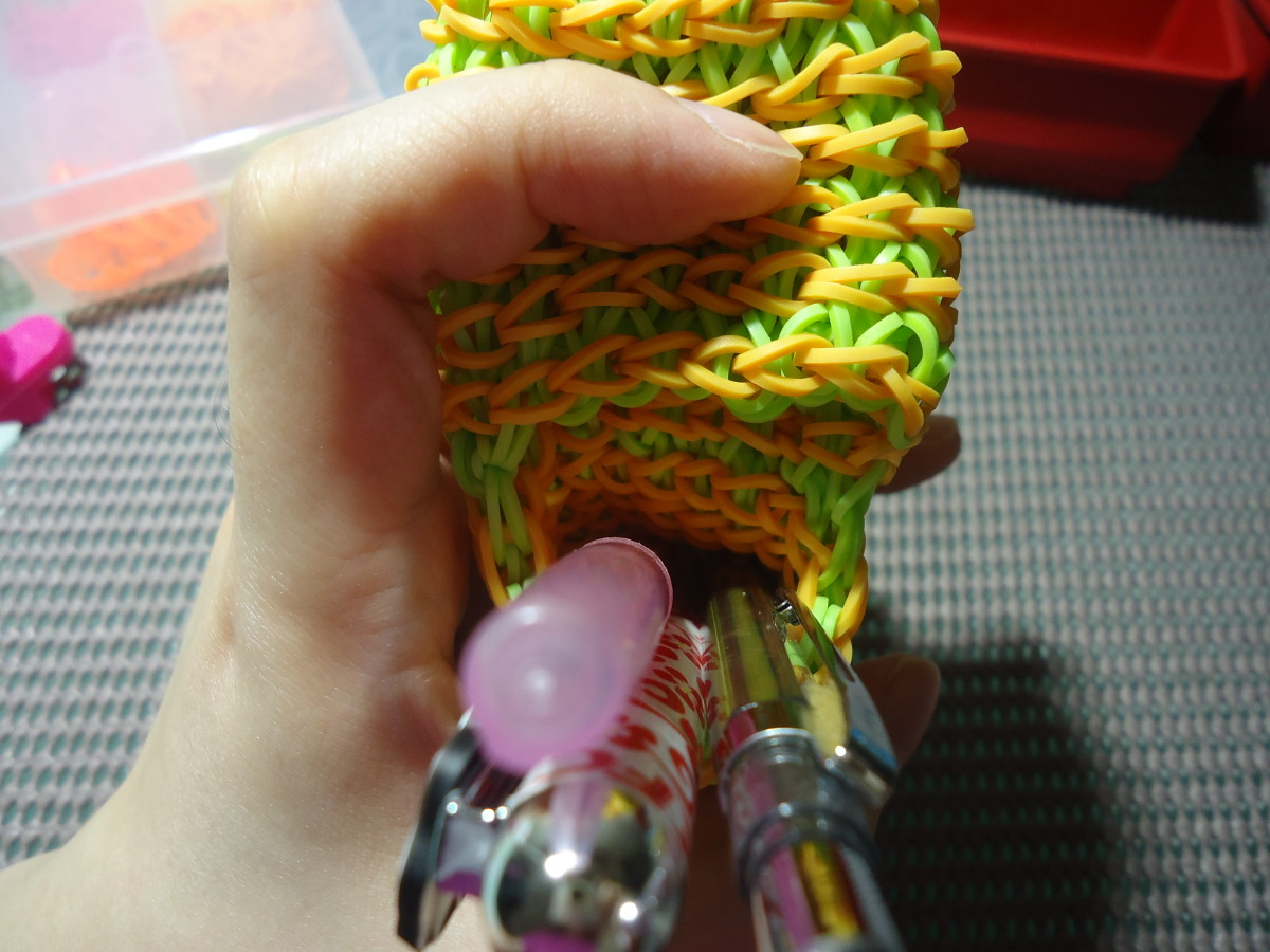 How to Make a Spiral Pencil Case Using the Rainbow Loom HubPages