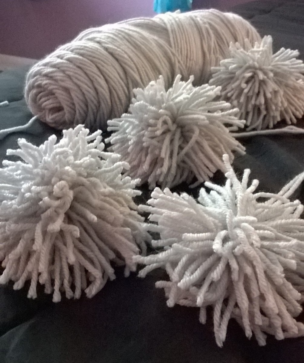 How to Make Your Own Yarn Pom Pom Rug