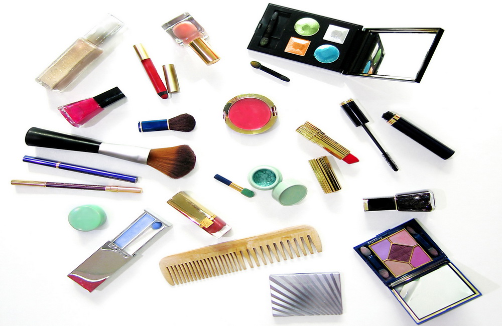 10 Products Every Girl Needs In Her Makeup Bag Beauty Care articles