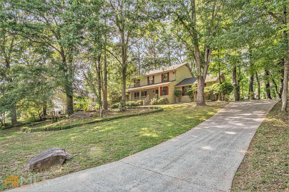 Real Estate Listings for Sandra Lyons Better Homes and Gardens Real