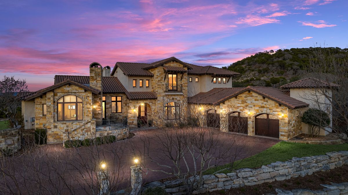 Estancia at Thunder Valley Homes Boerne TX Phyllis Browning Co.