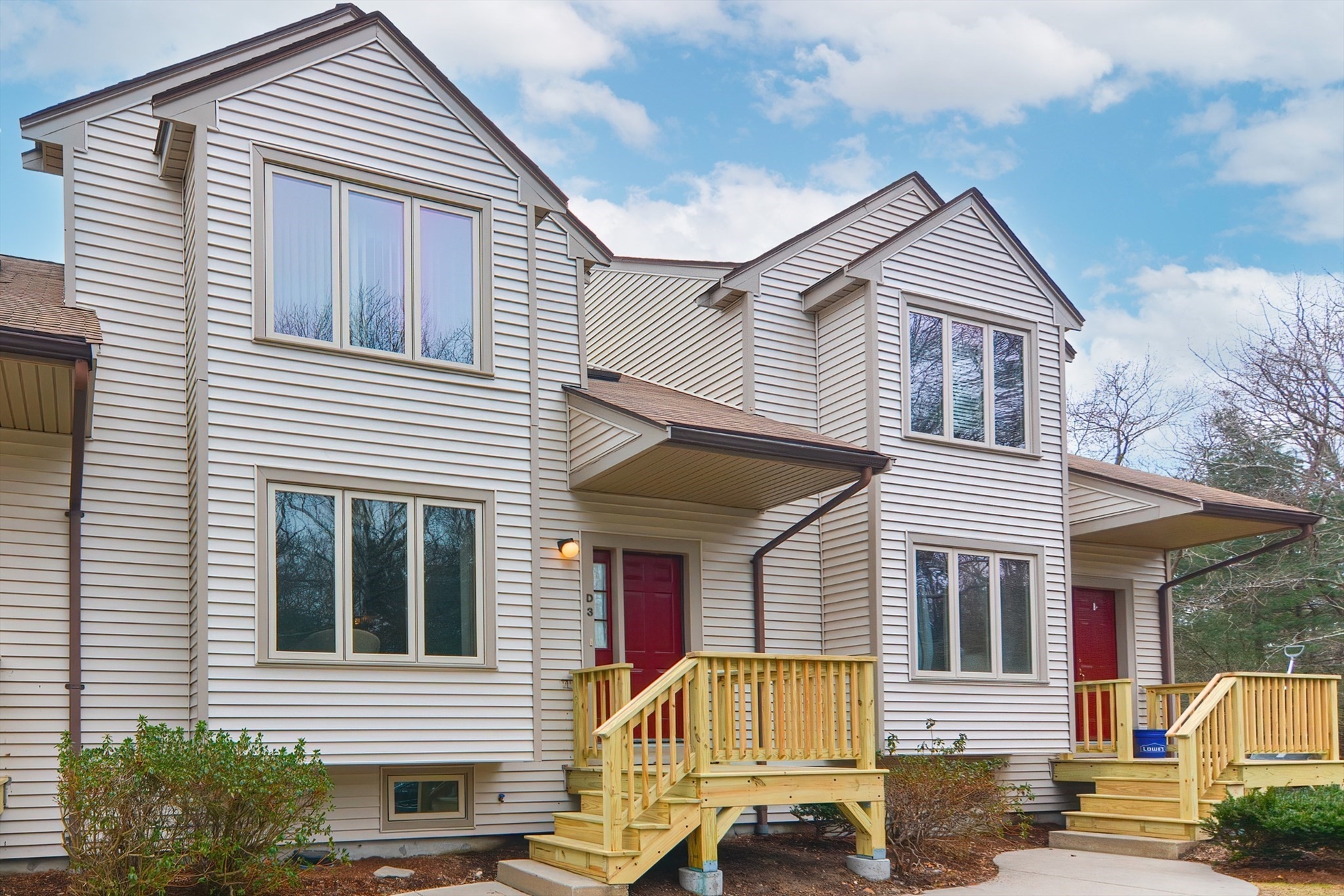 Real Estate Listings for Caroline Molla Costello Realty, Franklin, MA