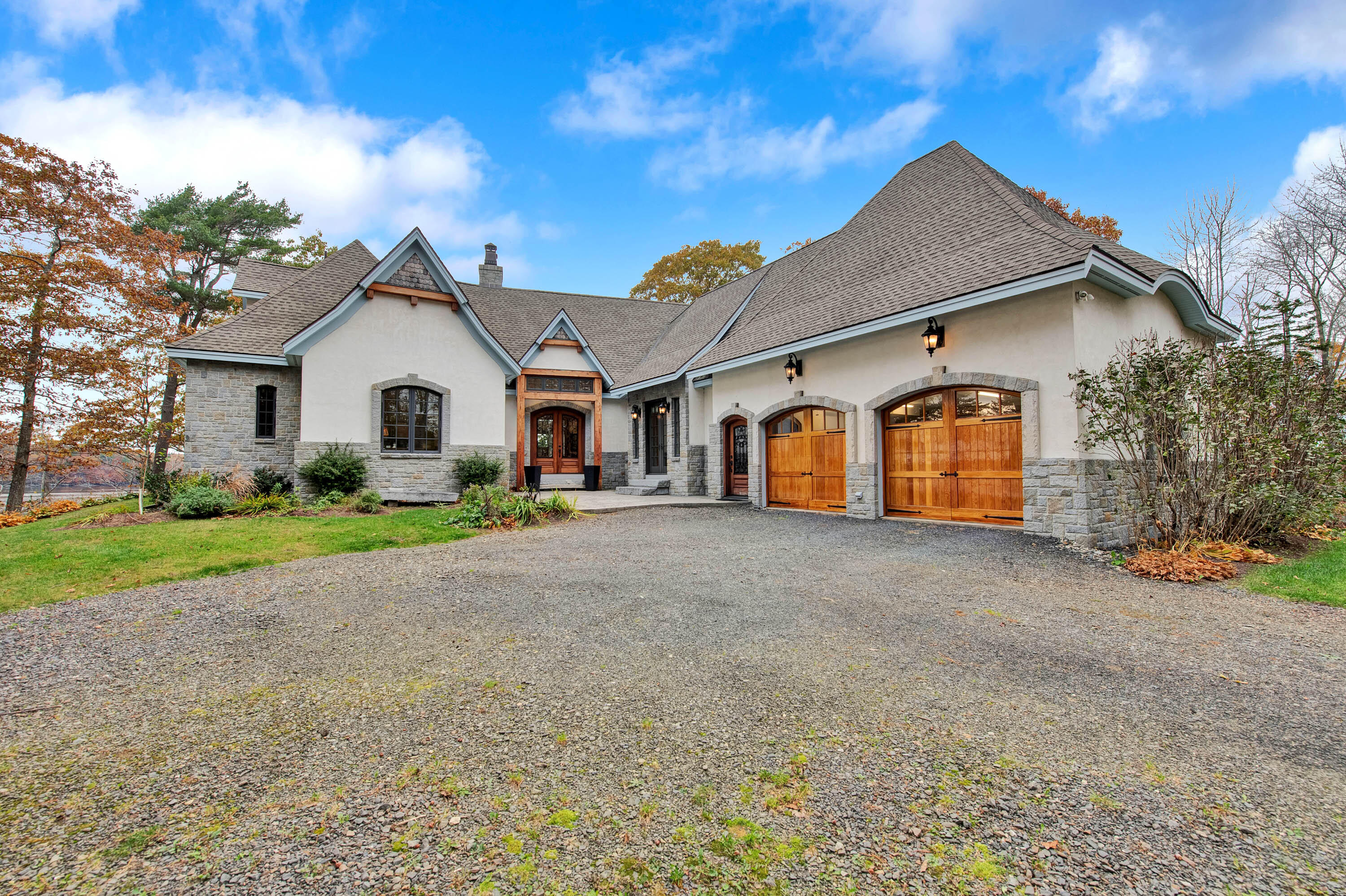 Maine Riverfront Properties For Sale Dwelling in Maine