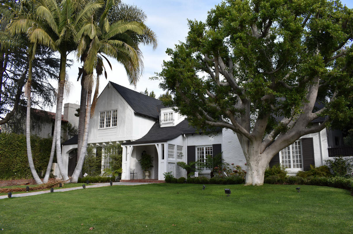 1927 The Oscar and Isabel Wasmer House, 132 North Las Palmas Avenue