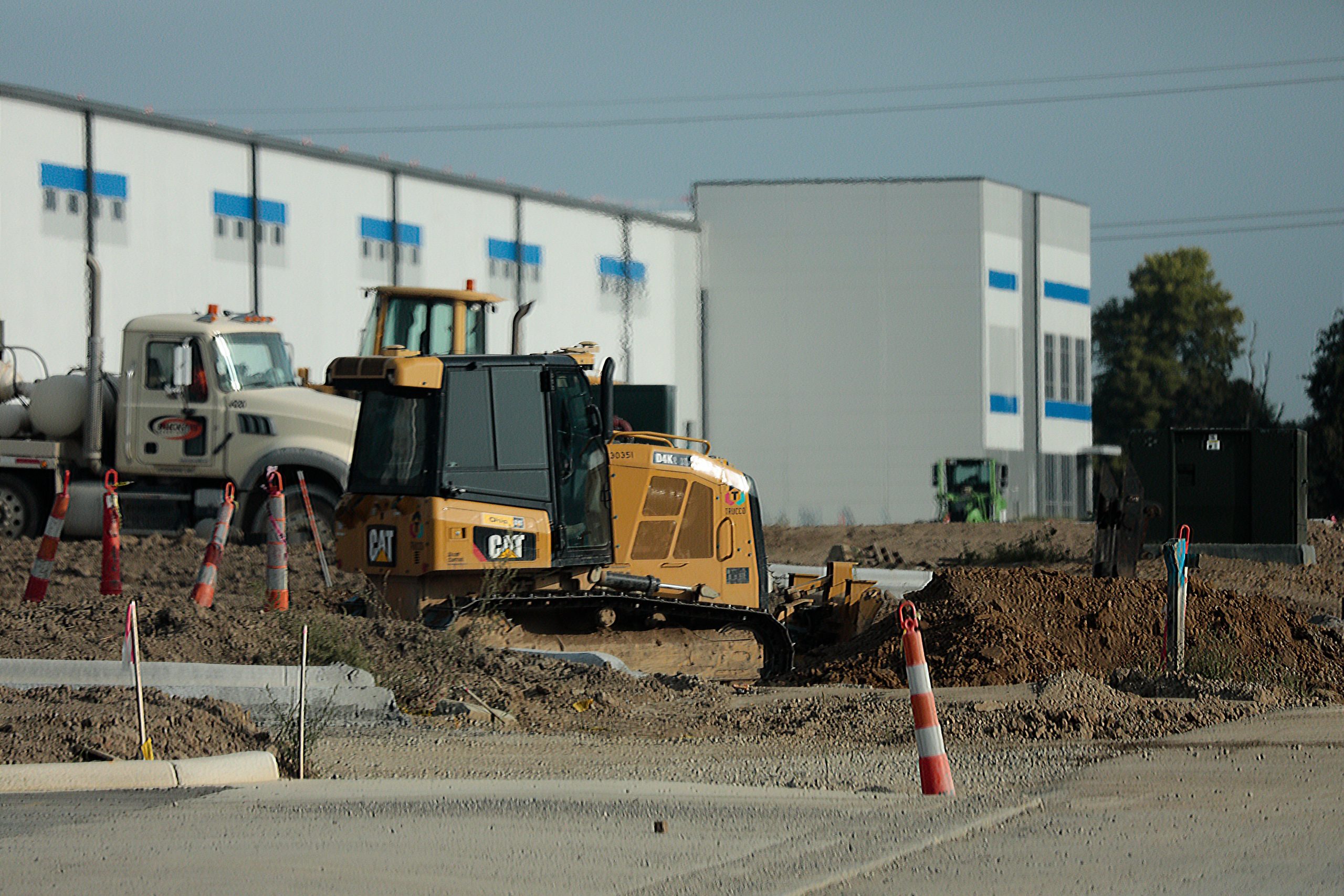 Online shopping, central Ohio warehouse construction in overdrive