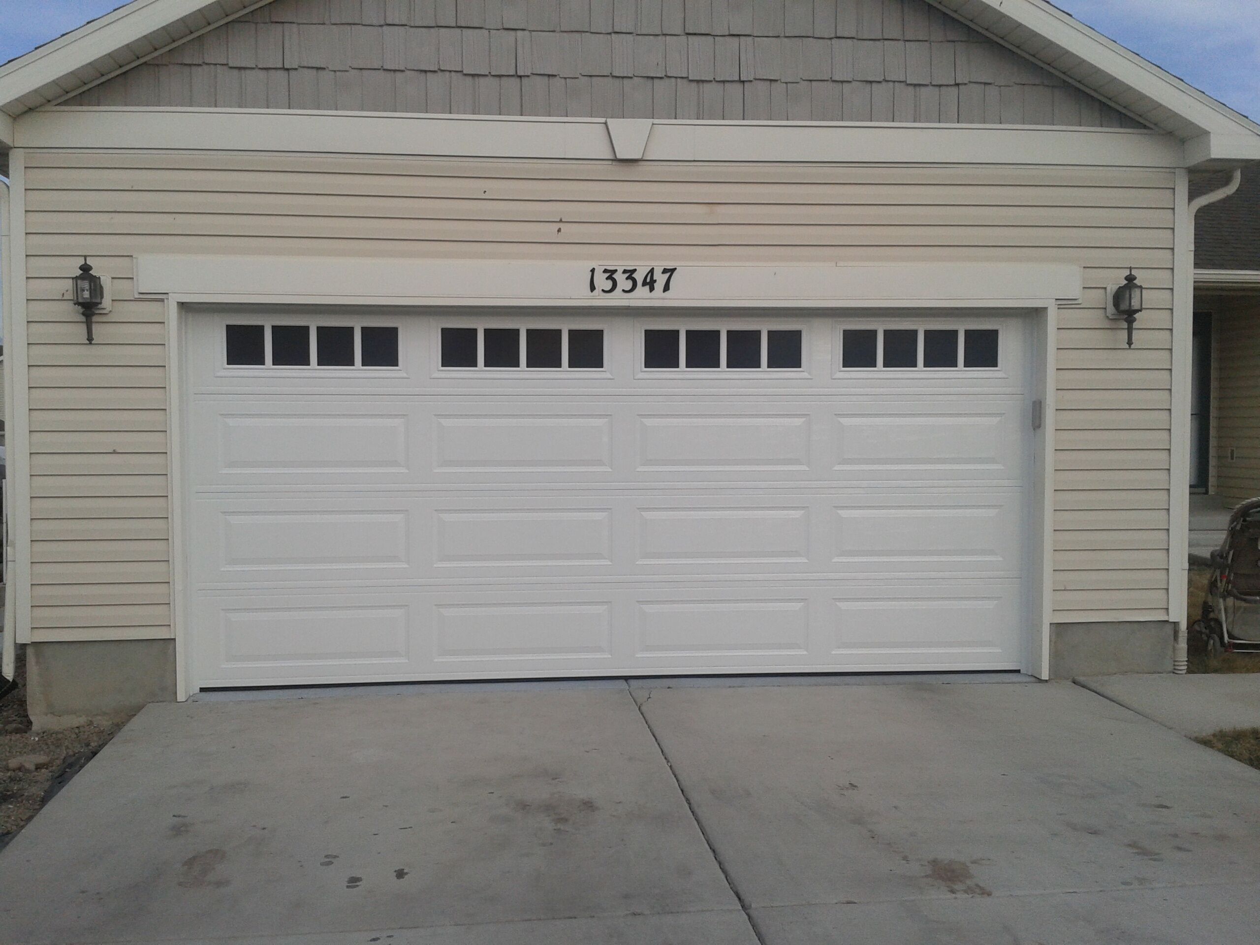 vinyl2 A Plus Garage Doors