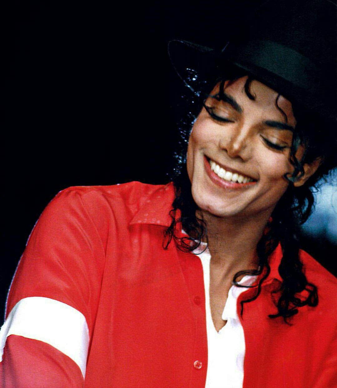 11 Photos of Michael Jackson Prove that He had Most Beautiful Smile