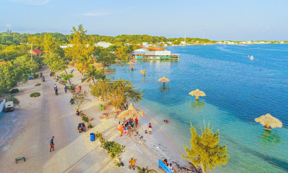 Utila Ferry Ferry service between Utila, Roatan and La Ceiba.