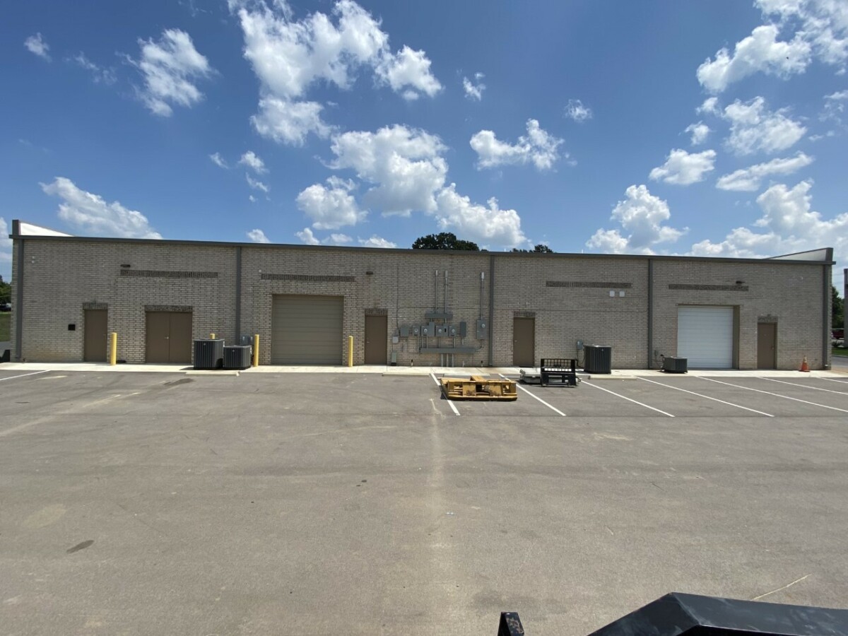 Hacks DeSoto Business Center Utley Properties