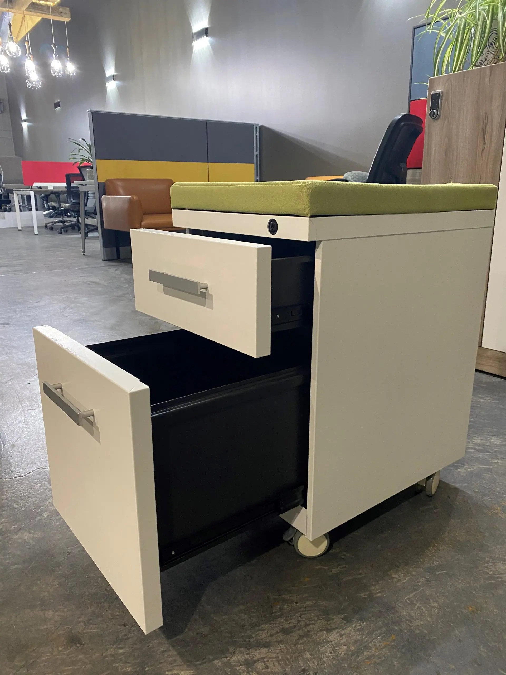 Friant Mobile Pedestal Utah Office Planning & Design