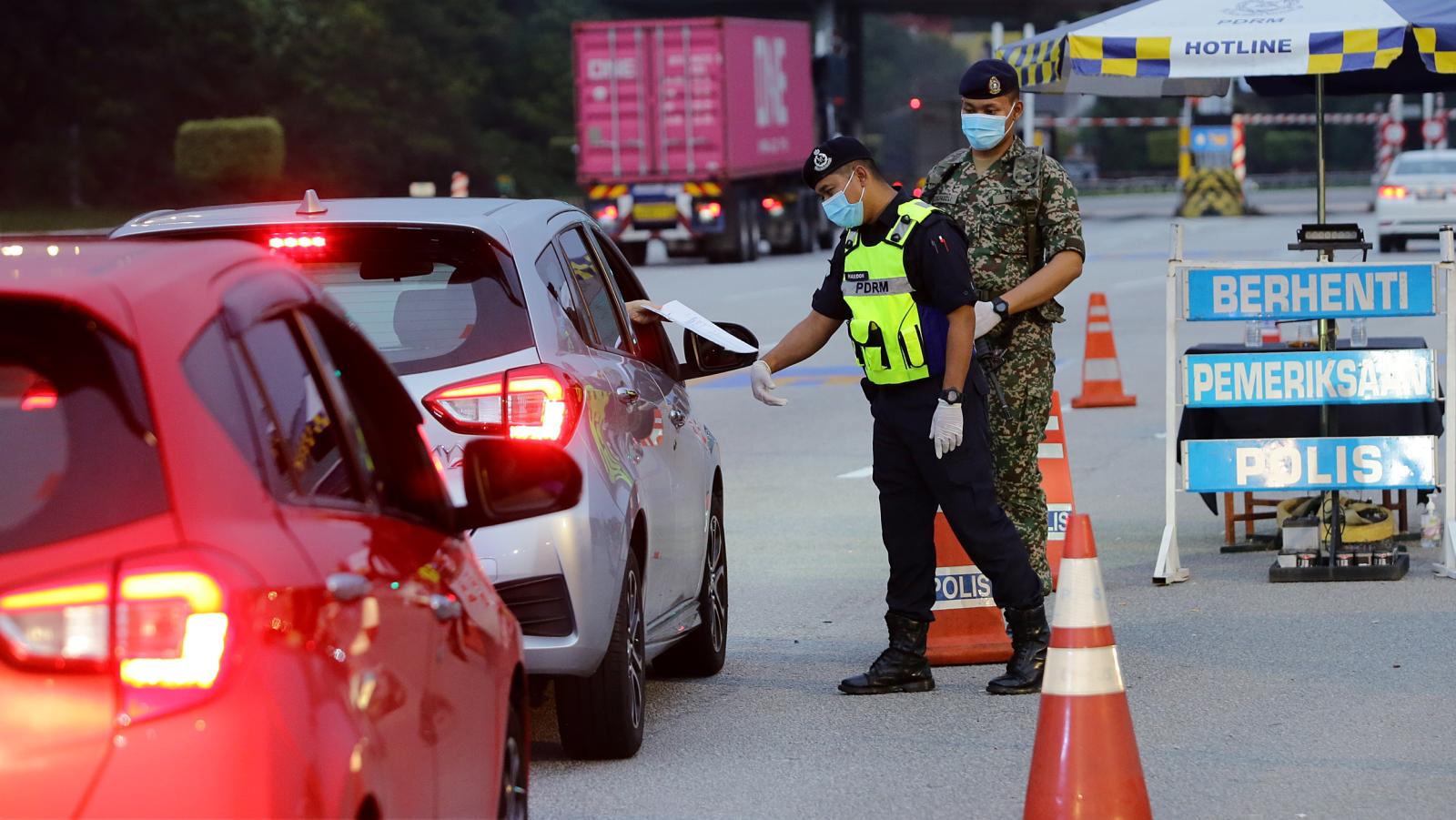 DIALOG RAKYAT 1,333 kena patah balik, ada tunjuk pas