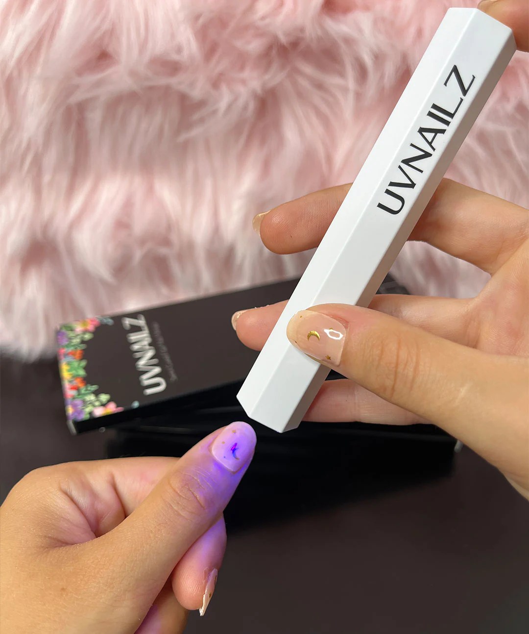 UVNAILZ Gel Nail Sticker Perfect Nails in 60 Seconds