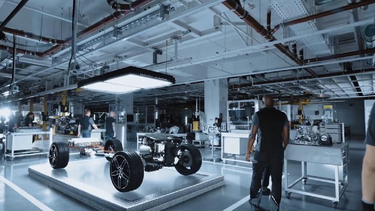 MERCEDESBENZ Powertrain Imagefilm V4 GmbH